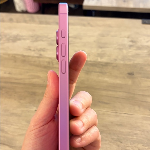 Apple iPhone 16, 256GB, Pink - Unlocked - Picture 5 of 11